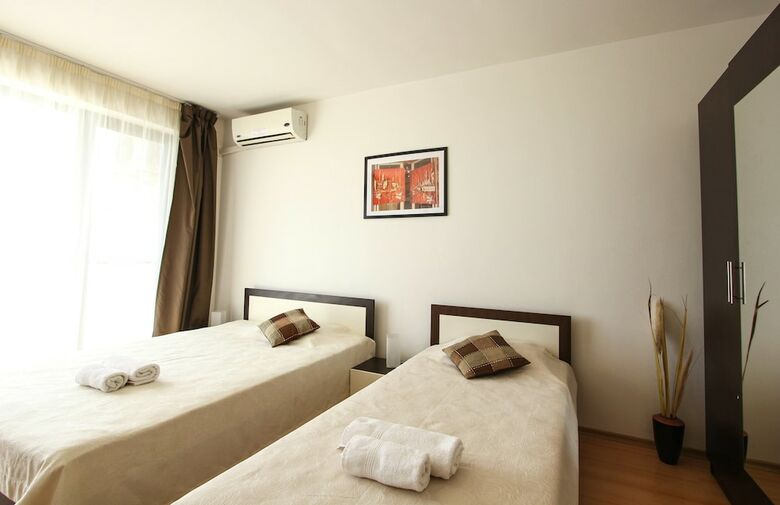 Aparthotel New Line Village Apartments