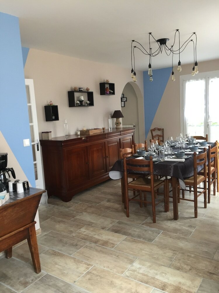 Hotel Au Nom Des Reines