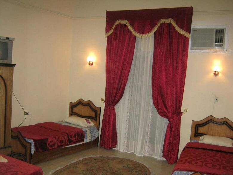 Hostal Great Alexander Hostel