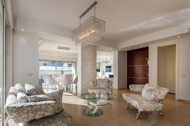 Luxurious Villa With Great Location