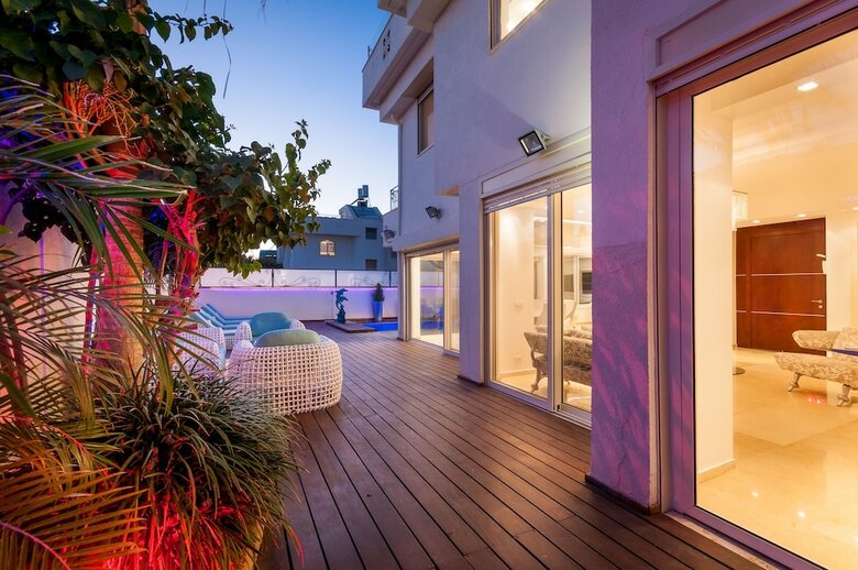 Luxurious Villa With Great Location