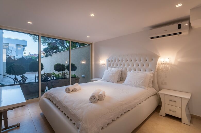 Luxurious Villa With Great Location