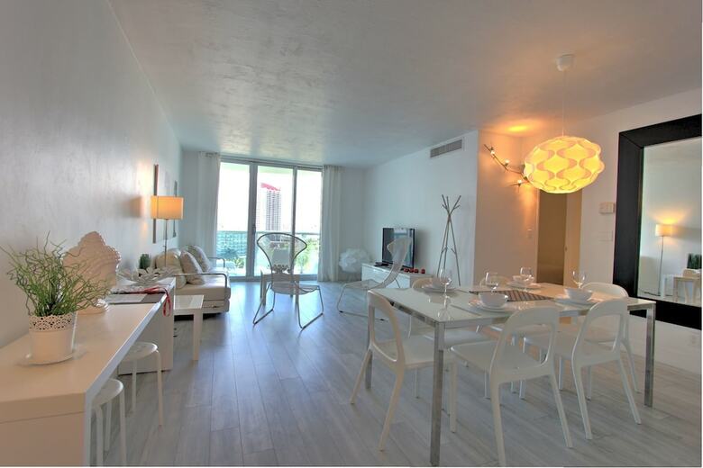 Aparthotel Tides - Private Condo