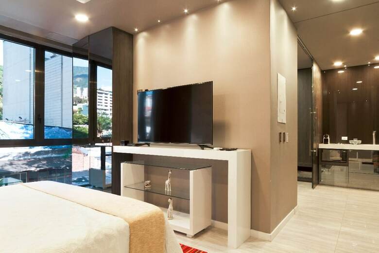 Aparthotel Ultra Luxury 2 Bed Loft In Lleras