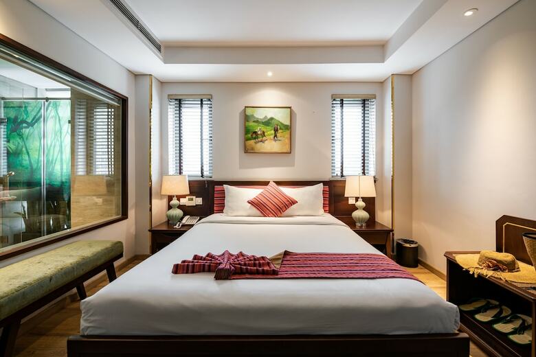 Au Lac Legend Hotel