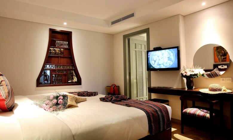 Au Lac Legend Hotel