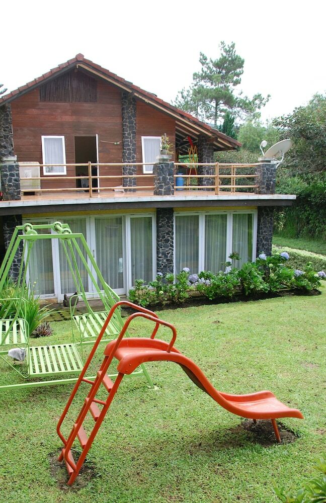 Villa Chavaminerva Istana Bunga-lembang