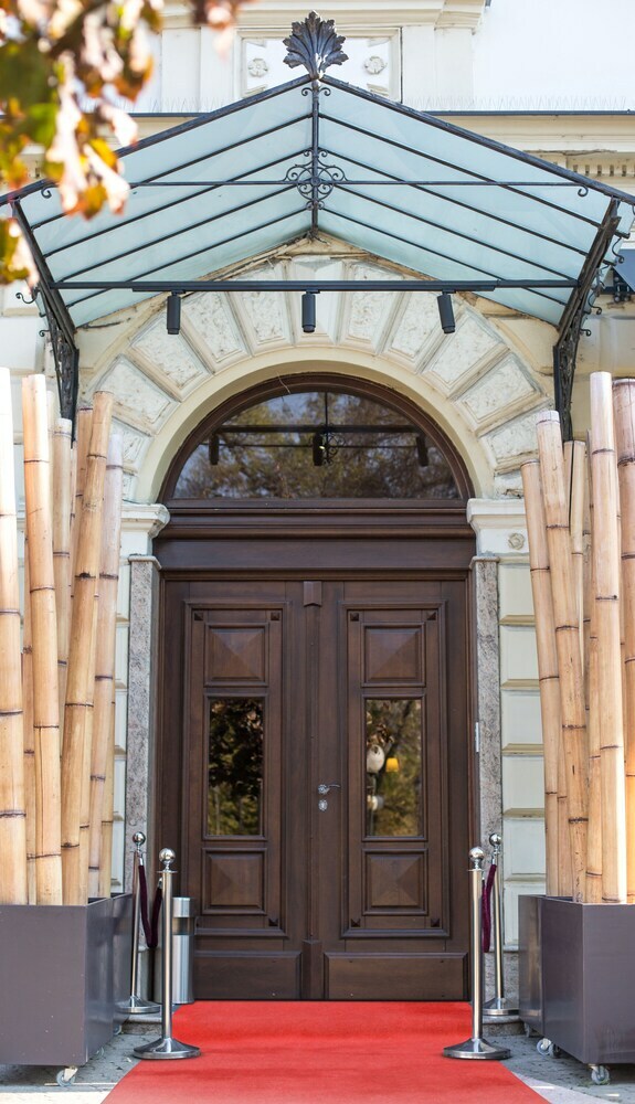Hotel Grand Hedonist