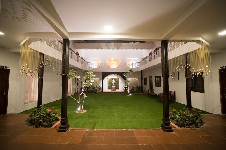 Hotel Vedas Wellness City