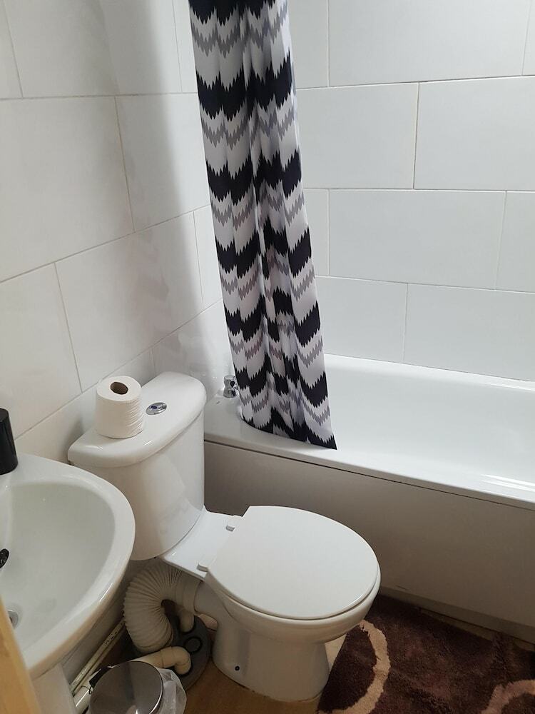 2 Bed Apartment Llandaff Cardiff By Cardiff Holiday Homes