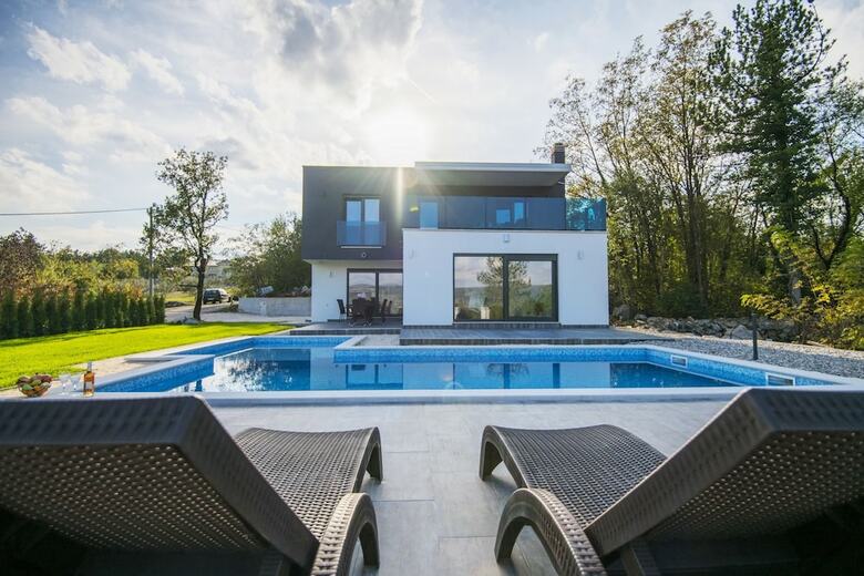 Holiday House Luxury