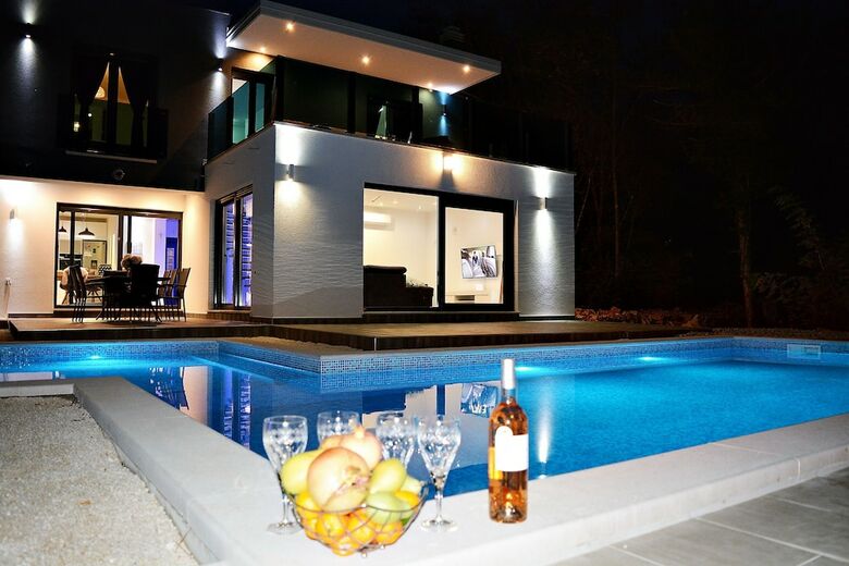 Holiday House Luxury