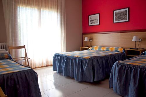 Hostal Habitacions Aurora