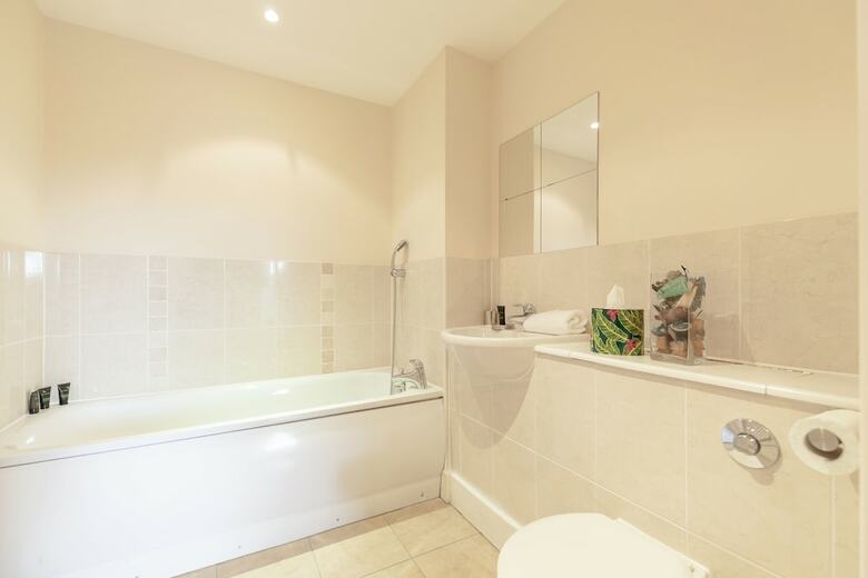 Roomspace Apartments -central Walk