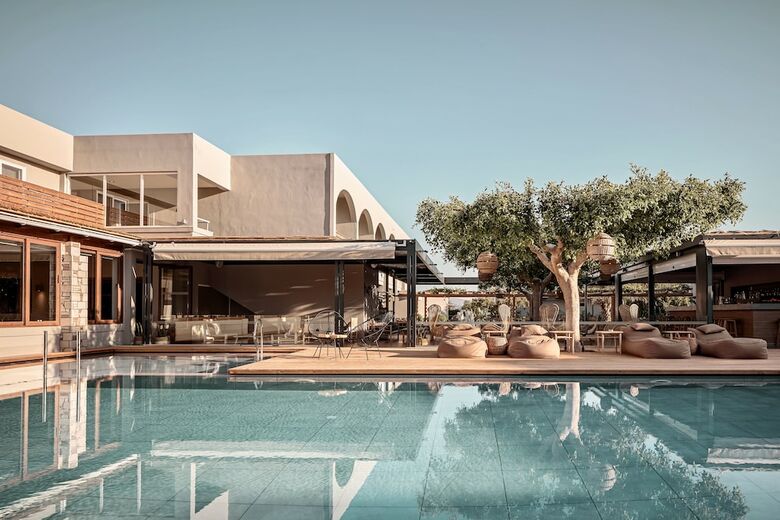 Hotel More Meni Beach