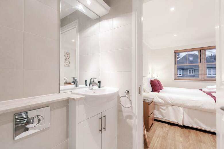 Roomspace Apartments -orchard Place