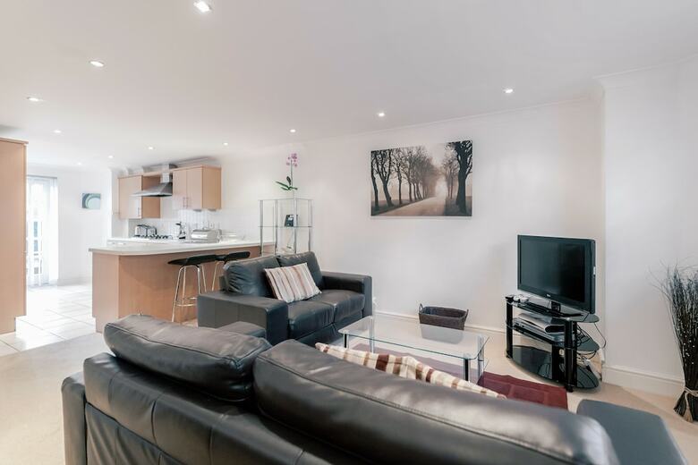 Roomspace Apartments -sandfield Court