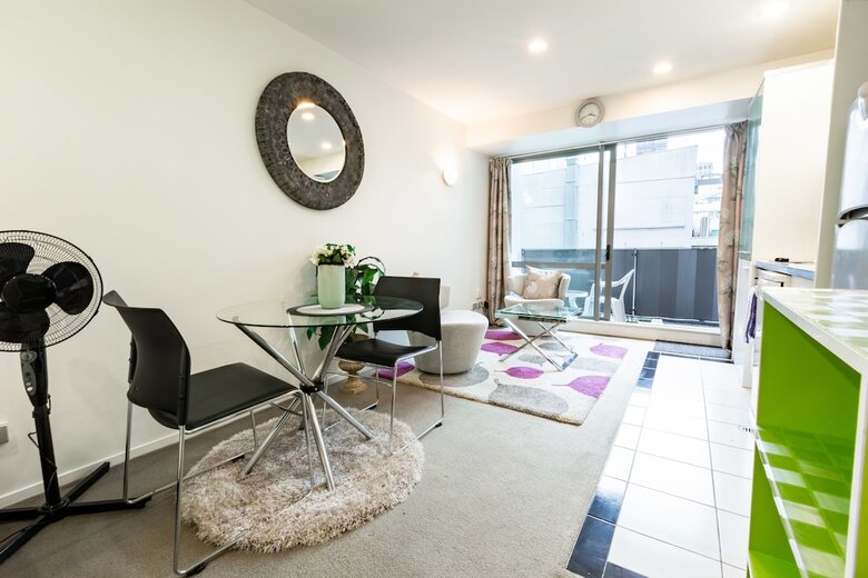 Zodiak's Cosy Studio Apartment Near Sky