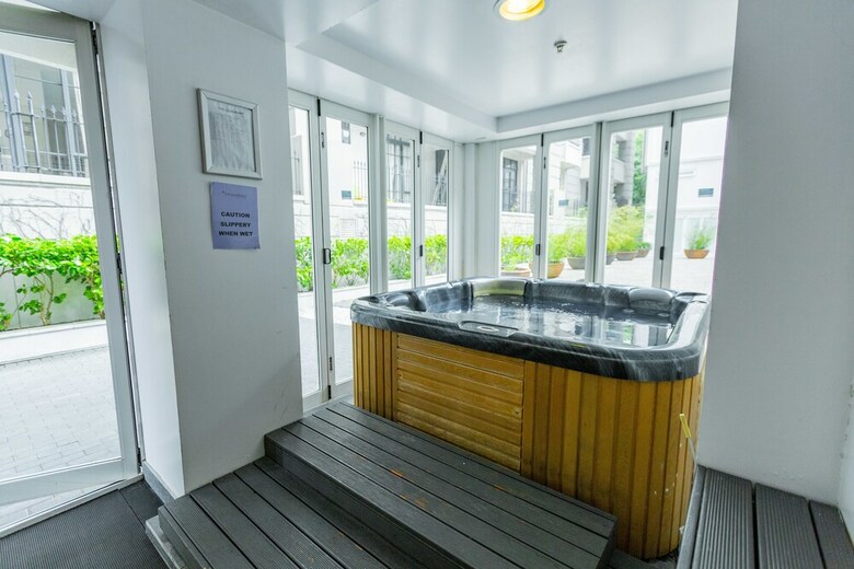 Zodiak's Cosy Studio Apartment Near Sky