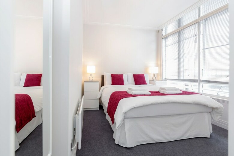 Roomspace Apartments -river House
