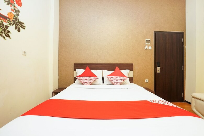 Hostal Oyo 275 Hotel Kita