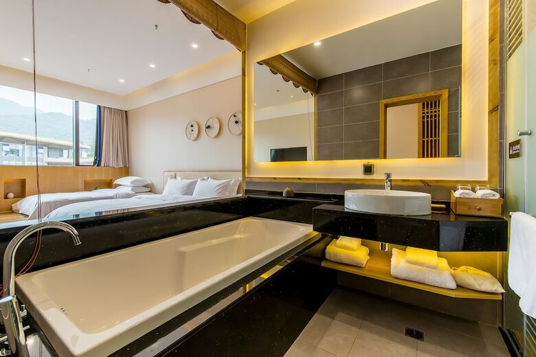 Bed & Breakfast Emei Van Stars Mountain Lodge