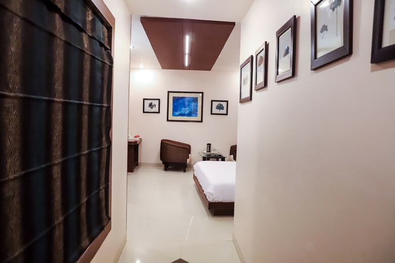 Hotel Vijan Palace Jabalpur