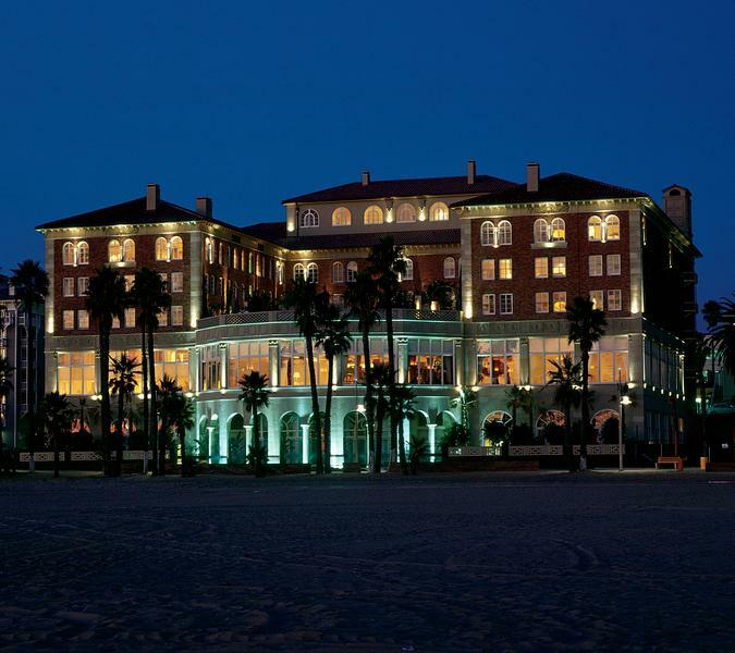 Hotel Casa Del Mar