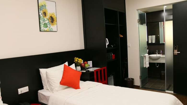 Monsieur Diesel Hang Bac Hotel