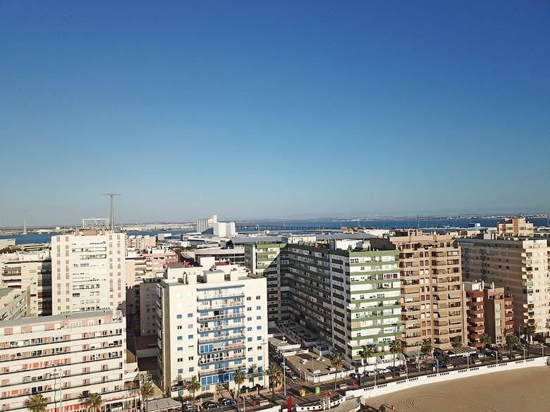 Apartamentos Primera L�nea Playa Victoria
