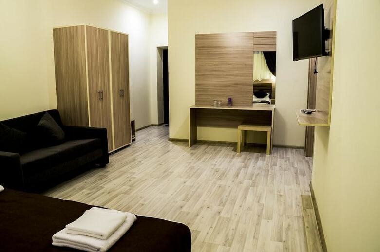 City Life Hotel