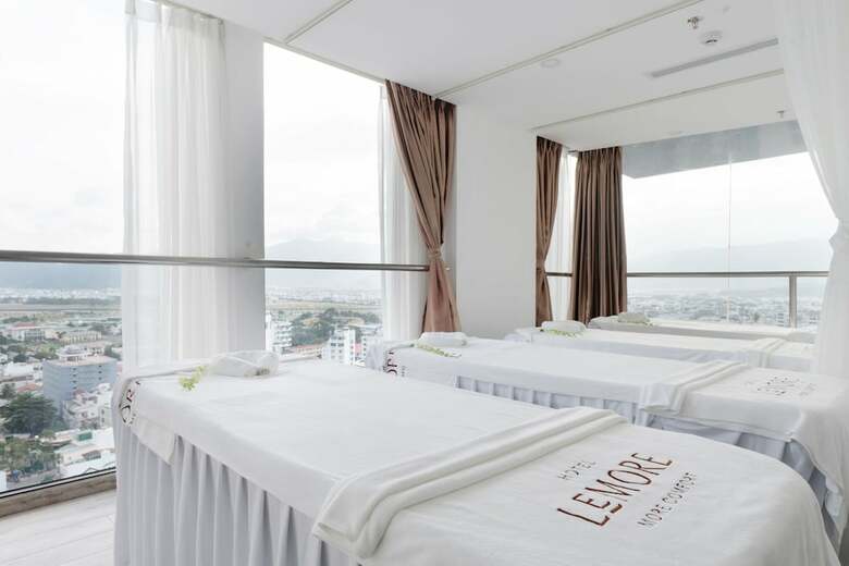 Le More Hotel