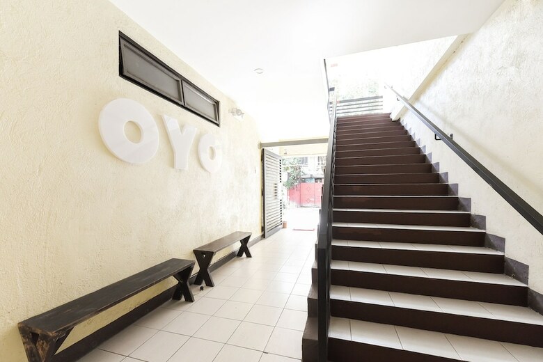 Hotel Oyo 112 Majesty Suites