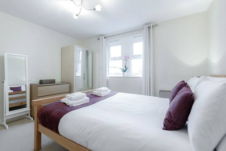 Roomspace Apartments-courtyard Guildford