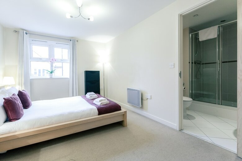 Roomspace Apartments-courtyard Guildford