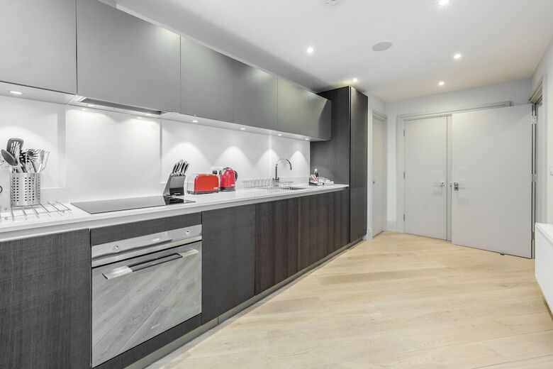 Roomspace Apartments -the Quadrant