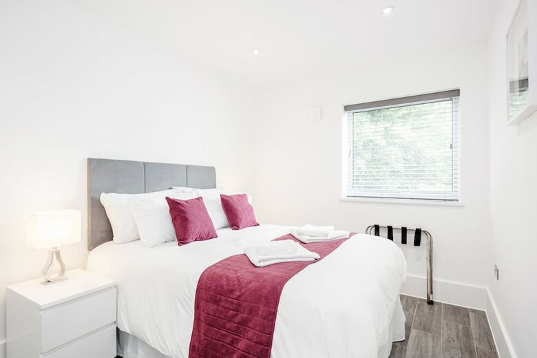 Roomspace Apartments -the Legacy