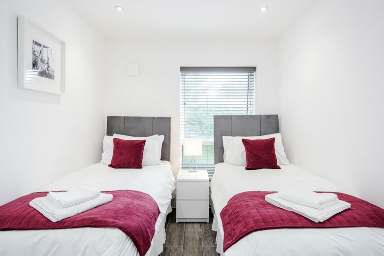 Roomspace Apartments -the Legacy