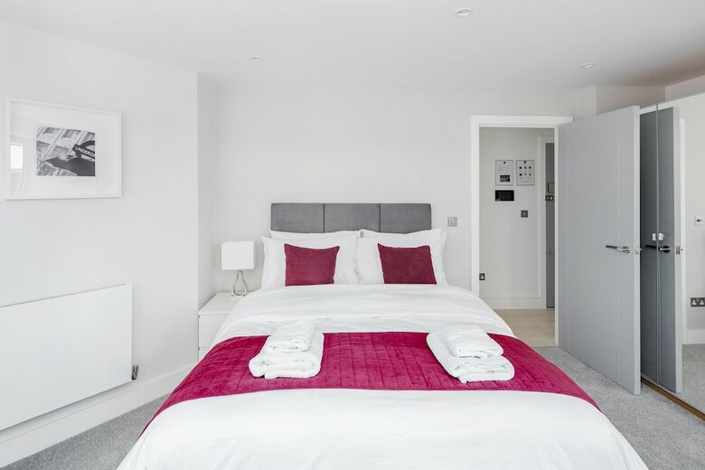 Roomspace Apartments -walpole Court