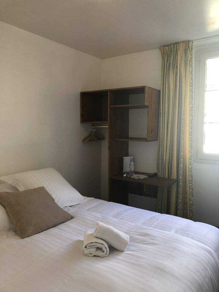 Hotel H�tel G�n�pi