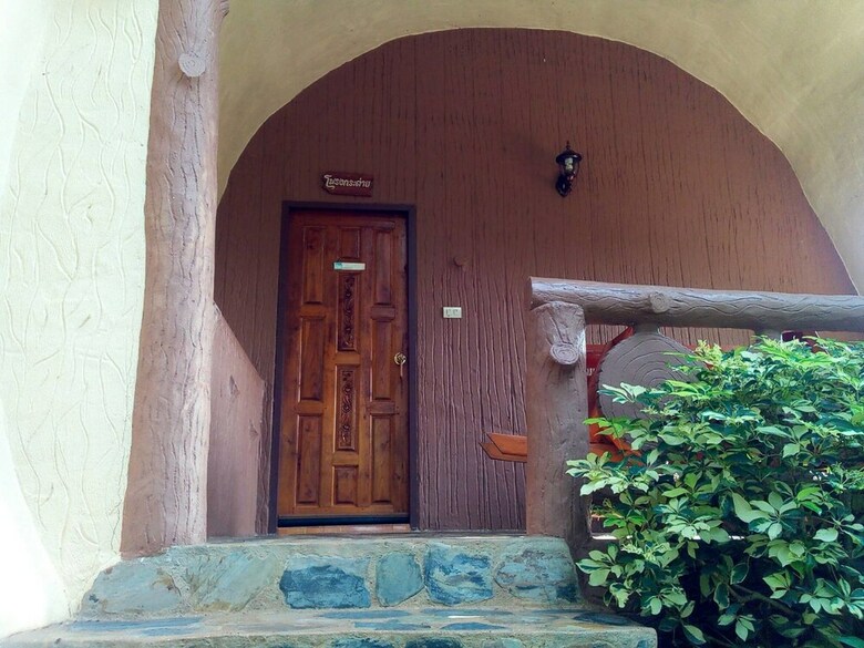 Hotel Bhuloolum Resort