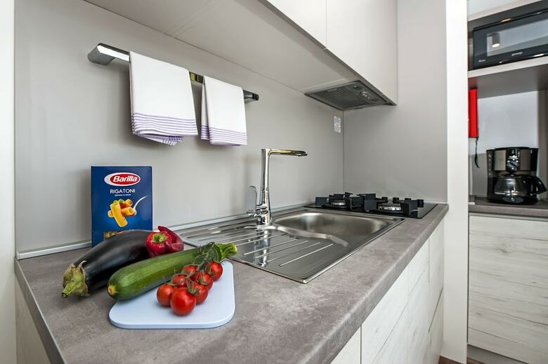 Mediteran Kamp Mobile Homes In Camping Lanterna