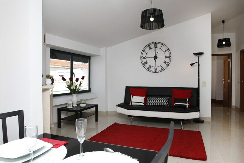 Wondrous Terrace Apartment In Cascais