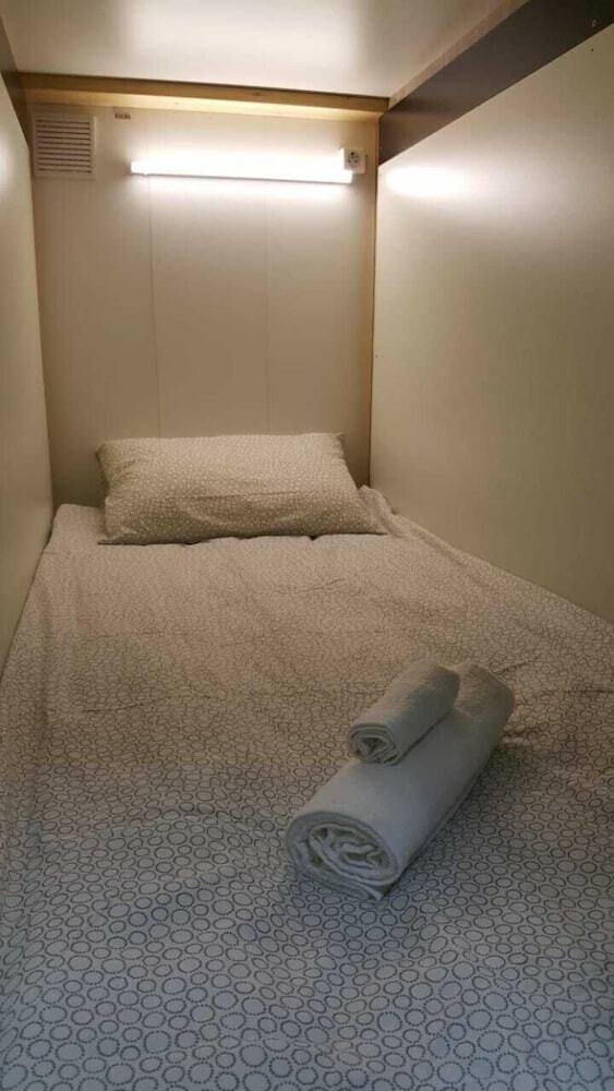 Cub-a Capsule Hostel