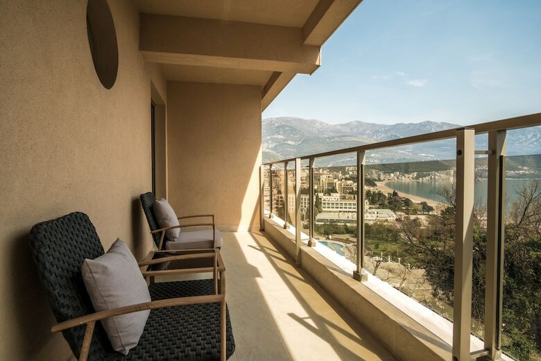 Hotel Harmonia By Dukley