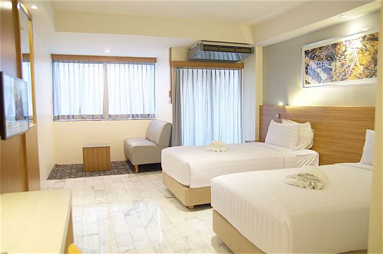 Hotel Jolly Suites & Spa Thaphra