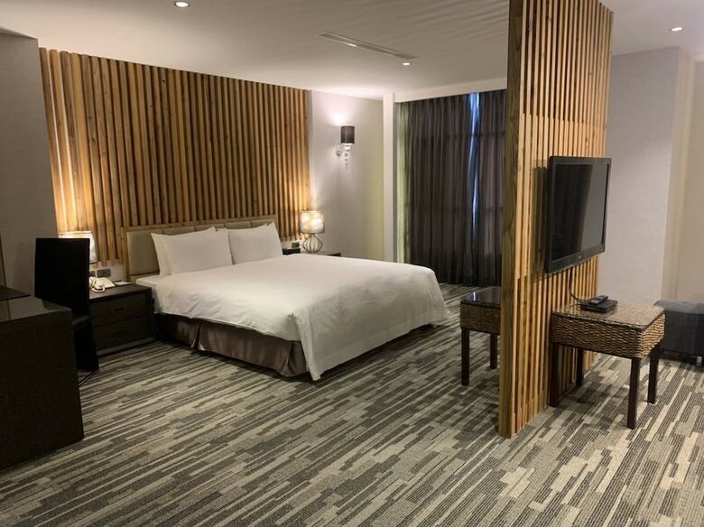 Oriental Pearl International Hotel