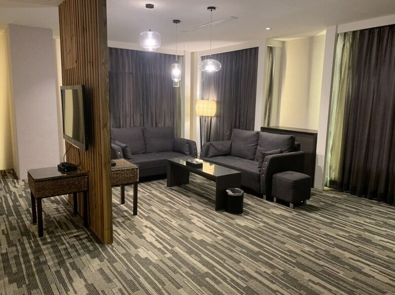 Oriental Pearl International Hotel