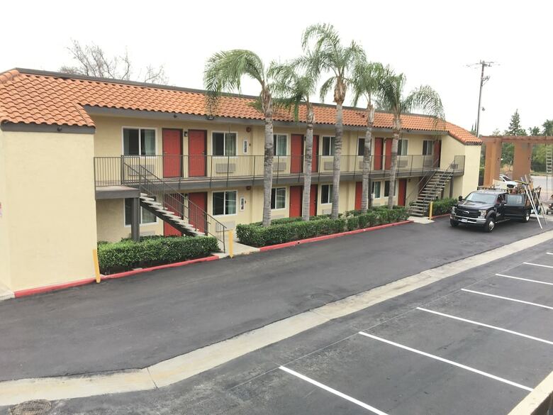 Hotel Econo Lodge Near Bakersfield Fairgrounds