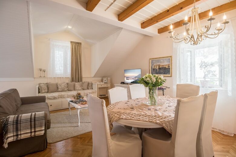 Hotel Apartments And Rooms Perla